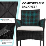 4ピースのウィッカー製屋外パティオ会話用座席セット、白いクッションとコーヒーテーブル付き